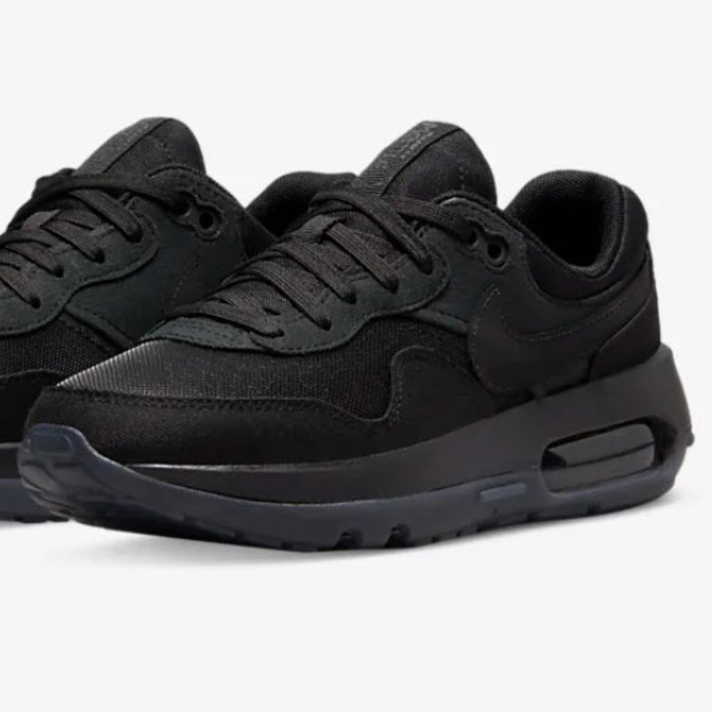 NWOB Nike Air Max Motif Kids Shoes Size 6.5 Youth All Black